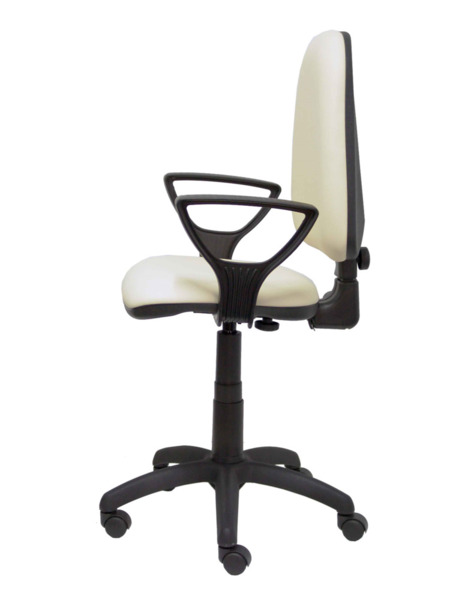 Silla de oficina Ayna similpiel crema con brazos (4)