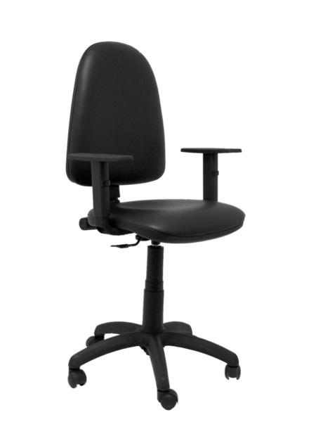 Silla de oficina Ayna similpiel negro con brazos regulables (1)