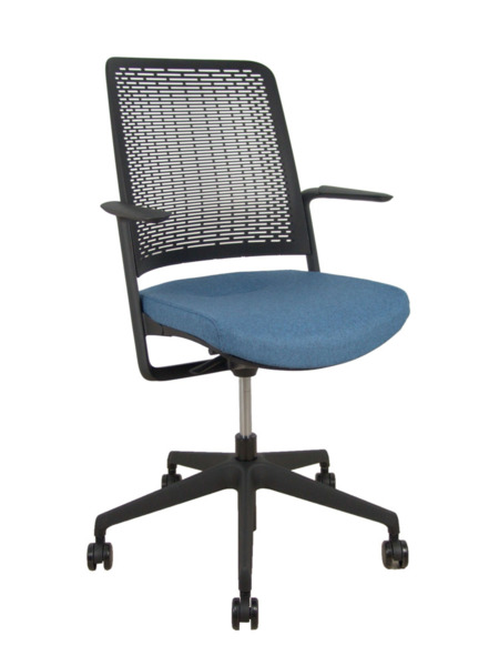 Silla WithMe negra asiento blazer azul petróleo